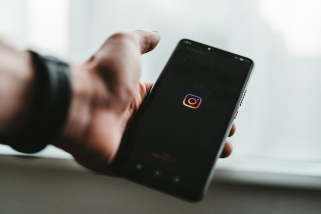 Kooperationen auf Instagram. Wie kann man mit seinem Konto Geld verdienen oder kostenlose Produkte erhalten?